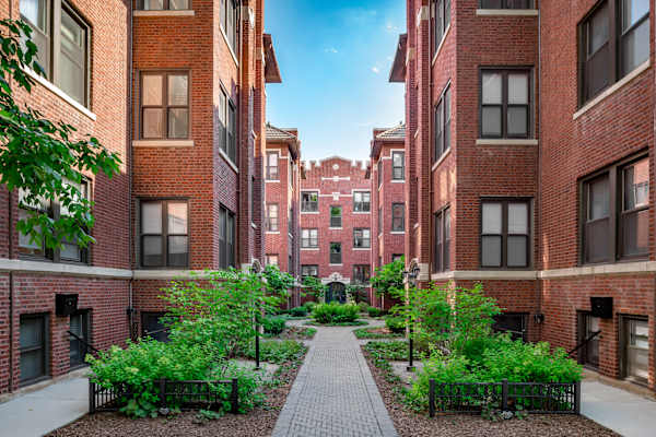 523-31 W. Fullerton Ave. property